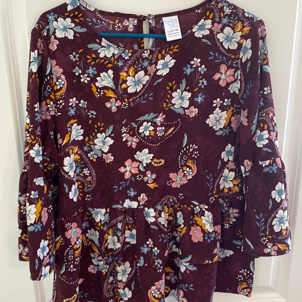 Tru Time 3/4 sleeve ruffle top size large